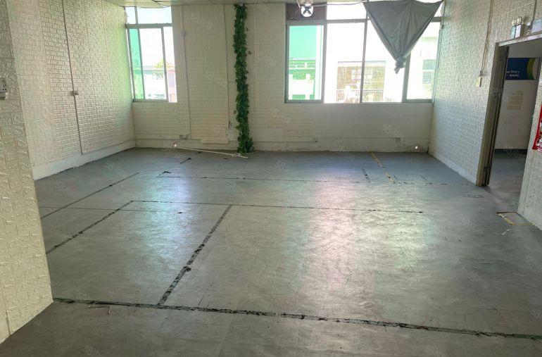 石芽岭地铁站旁楼上仓库厂房出租180至480平 水电齐全