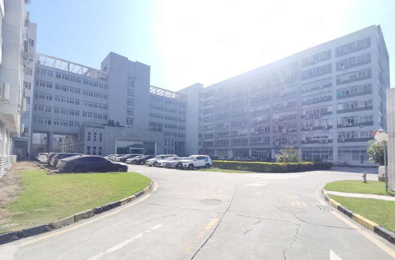 龙华新区观澜五和大道边原房东标准厂房楼上4000平！低价招租