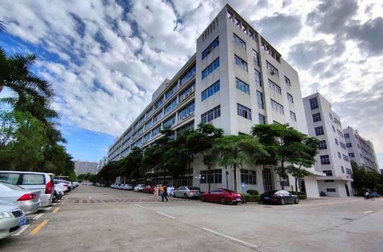 地铁口大型高新园区厂房现成装修单层1886平方直租！