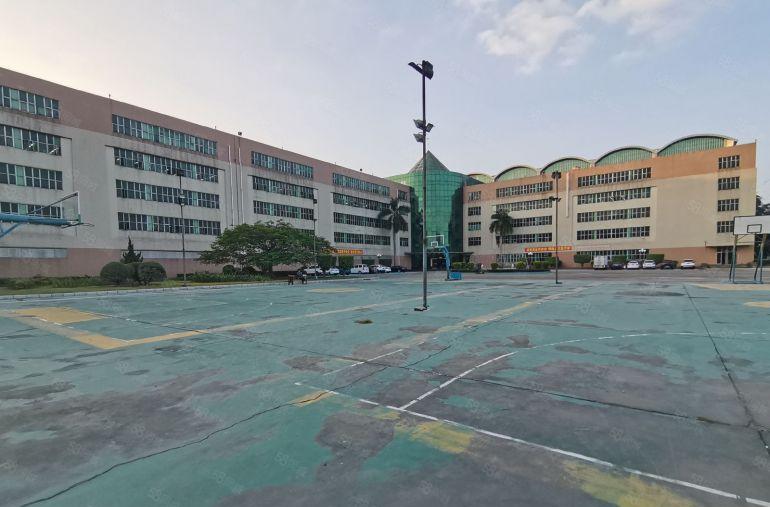 18元低价起租布吉李朗工业园区楼上2000平带装修厂房出租