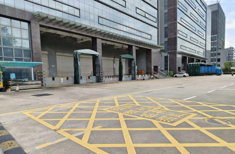 布吉李朗地铁口原房东红本独栋厂房11000平。