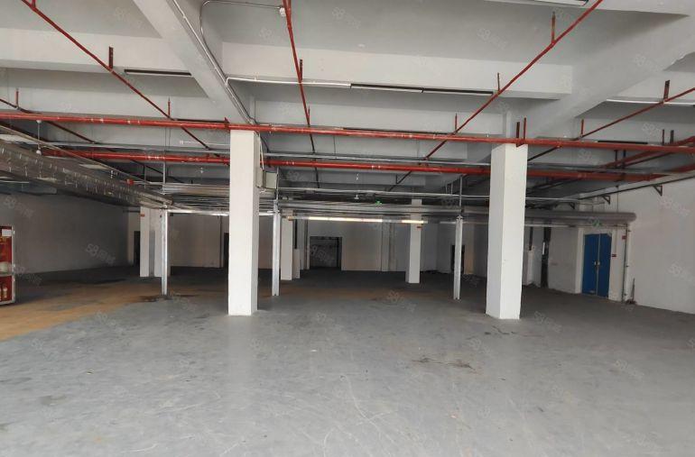 布吉街道老街厂房出租，周边人流旺，可进大货车，一楼也可做店铺