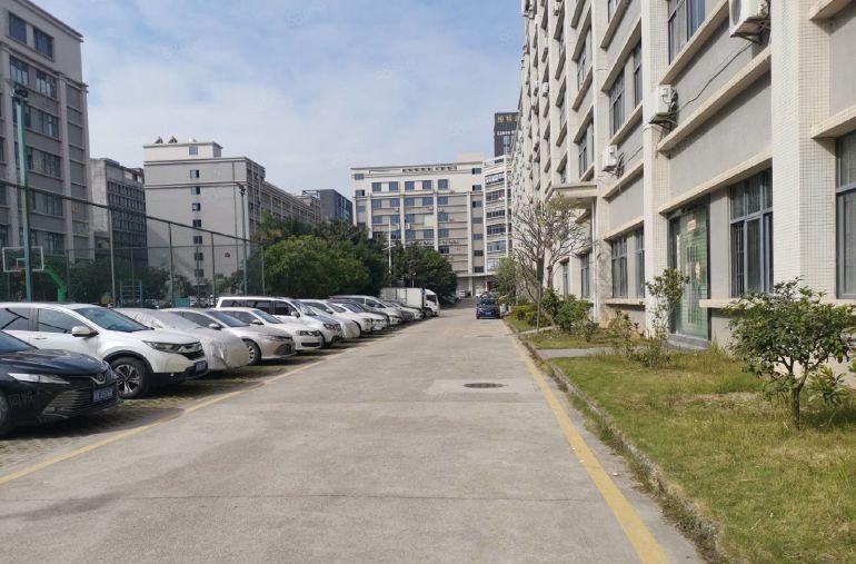 深圳布吉丹竹头地铁口工业区厂房出租1000平方200平起分