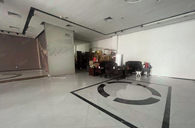 布吉石芽岭地铁口厂房出租2000平，可做研发生产加工