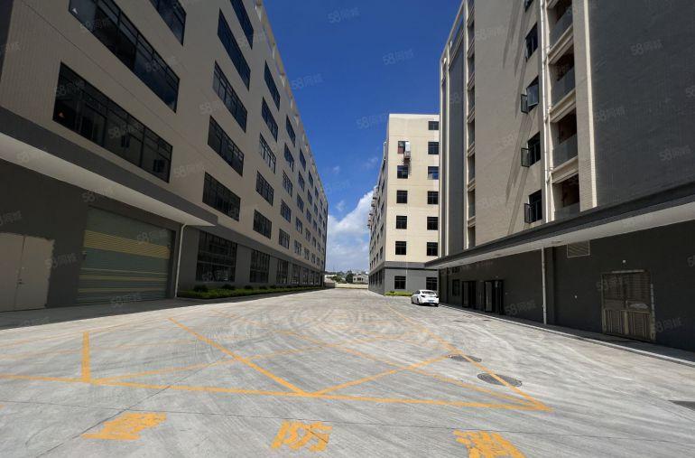 布吉680平方厂房仓库出租带全新地坪漆空地大拖头随进免中