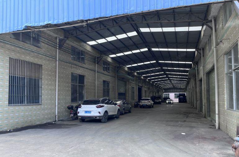 布吉资源5000平米钢构厂房出租高8米可分租