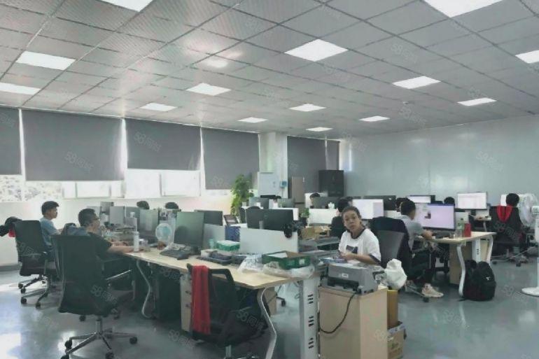 布吉李郎工业区，地理位置好，交通方便300平起分租