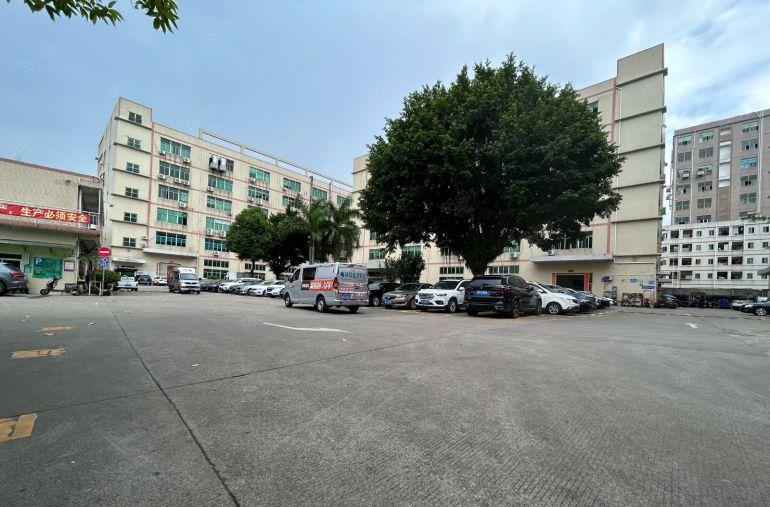 光明李松蓢原房东三楼1800平厂房整层出租