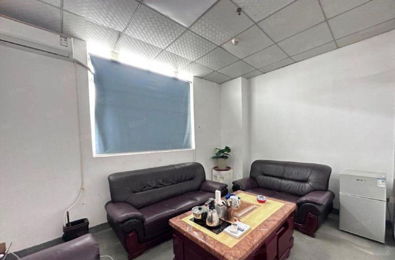 光明本地佬楼上厂房600平精装整层，大型园区，好招工