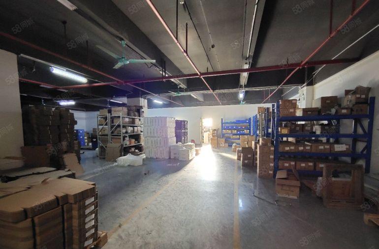 公明地铁口原房东高新园区楼上厂房出租1600平，精装带办公室