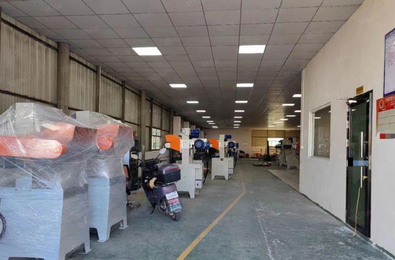 公明玉律钢构出租（650平高度7.5米带隔热层和精装办公室）