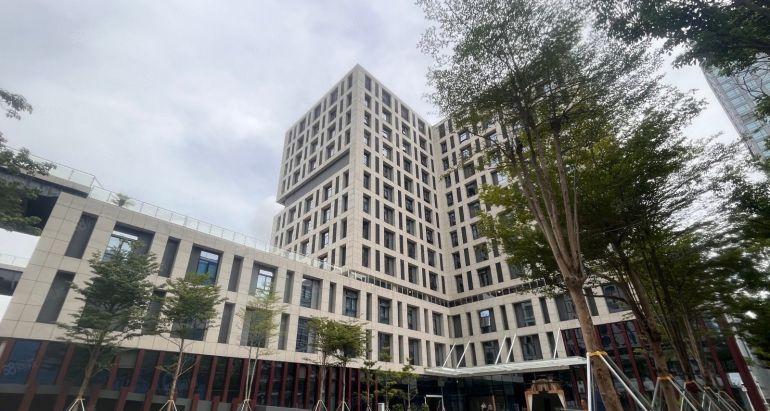 光明地铁口附近整层带家私红本厂房低价出租 园区仓库低价出租转