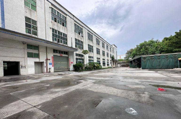 光明原房东建筑面积出租独院厂房7000平，空地大，近高速口