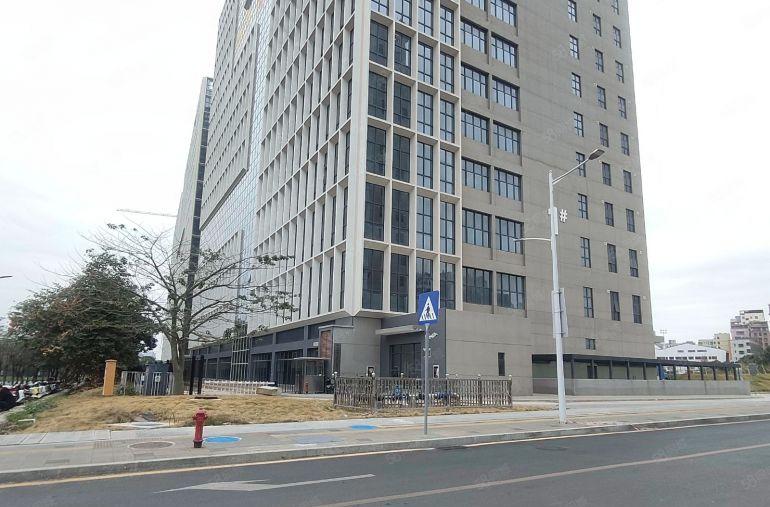 光明原房东红本厂房出租2000平公摊少高新企业可申请补贴