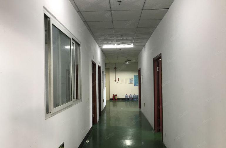 公明甲子塘原设备厂出租650平空地大，停车方便，货梯客梯