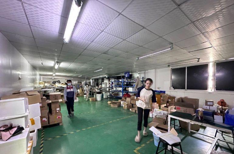 公明原房东厂房无尘车间1500平整层，2部货梯，大园区好招工