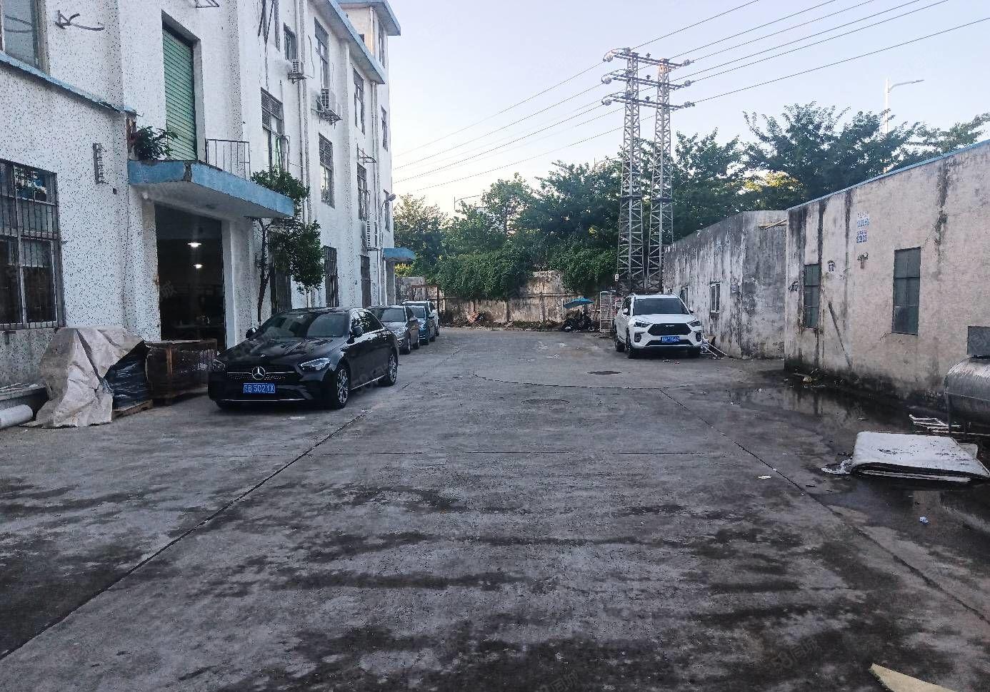 公明上村新出厂房独院面积4380平米   宿舍600平米