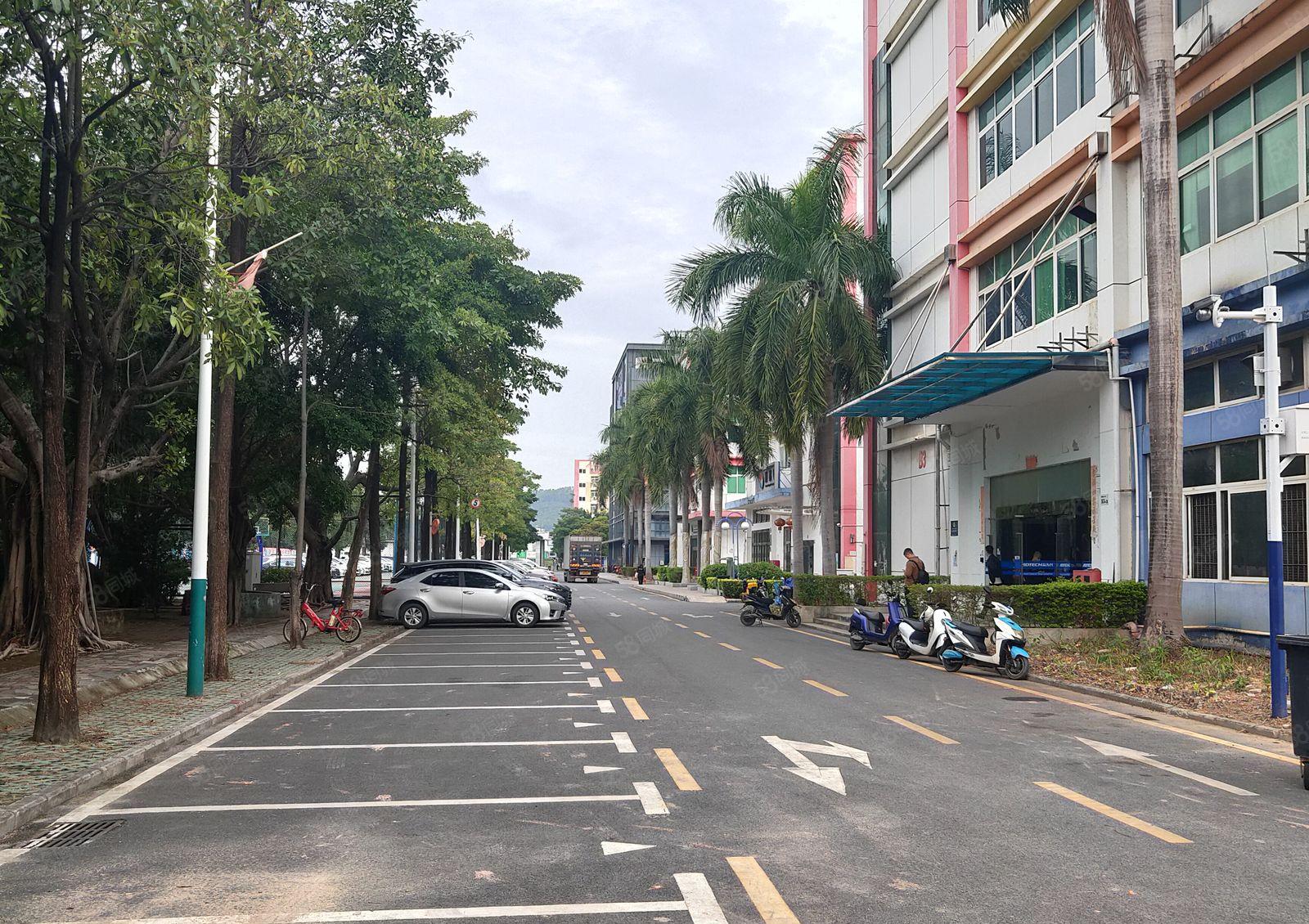 公明北环大道旁独栋1~2楼共5000平，高度6米，空地超大