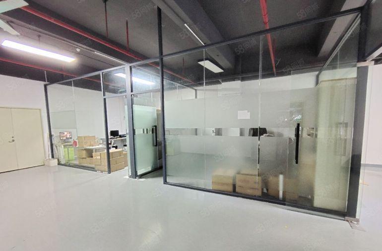 公明地铁口原房东高新园区楼上厂房出租1600平，精装带办公室