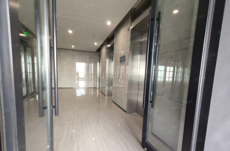 光明凤凰城地铁口花园式全新厂房1260平出租