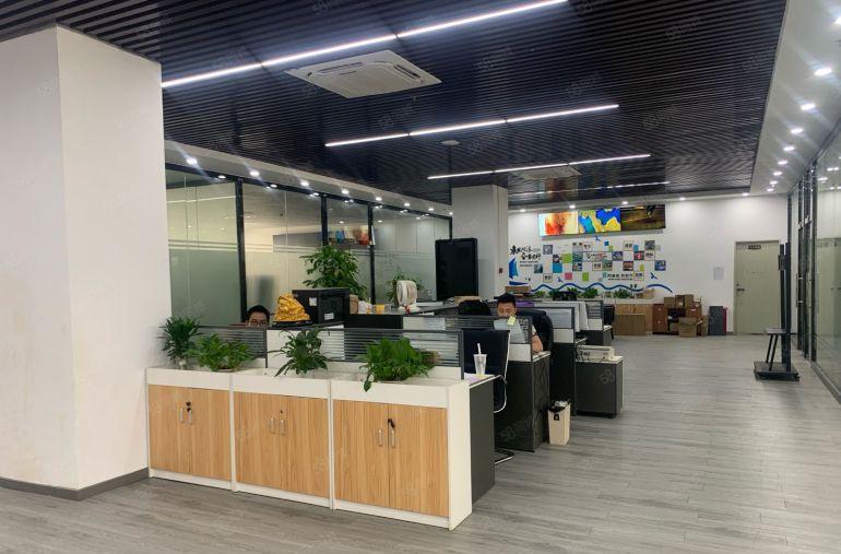 光明将石新围原房东三楼豪华装修厂房1500平整整出租