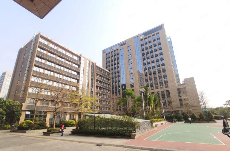 光明马田地铁口原房东直租180平起租，整层600 平无转让费