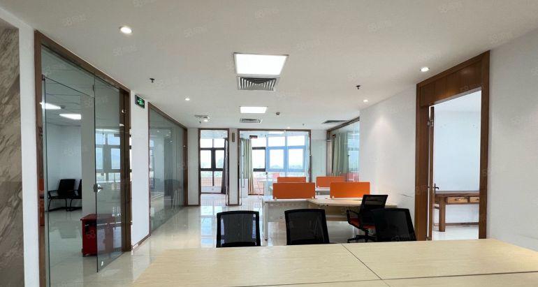 光明凤凰城地铁口 精装修200平5加1格局 带红本物业直租