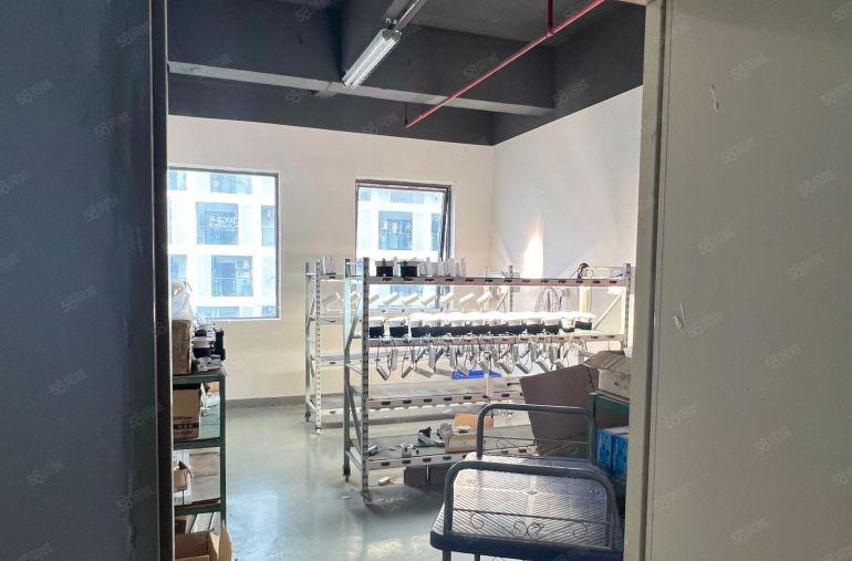 拎包入驻光明区公明街道新出350平5楼带装修厂房低价出租