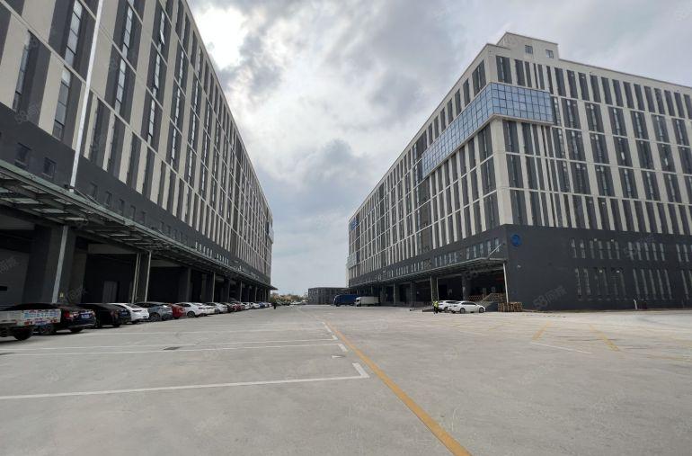 免租4个月光明国企地铁口红本厂房出租685平可申请补贴20元