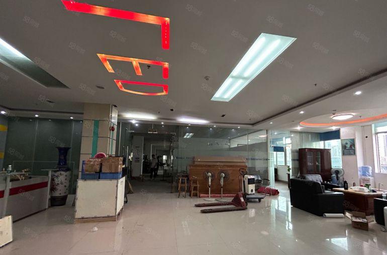 光明长圳高速口原房东楼上1600平精装修厂房出租