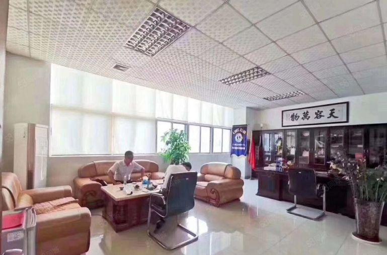 公明怡景工业城新出原房东楼上带装修2000平方厂房出租