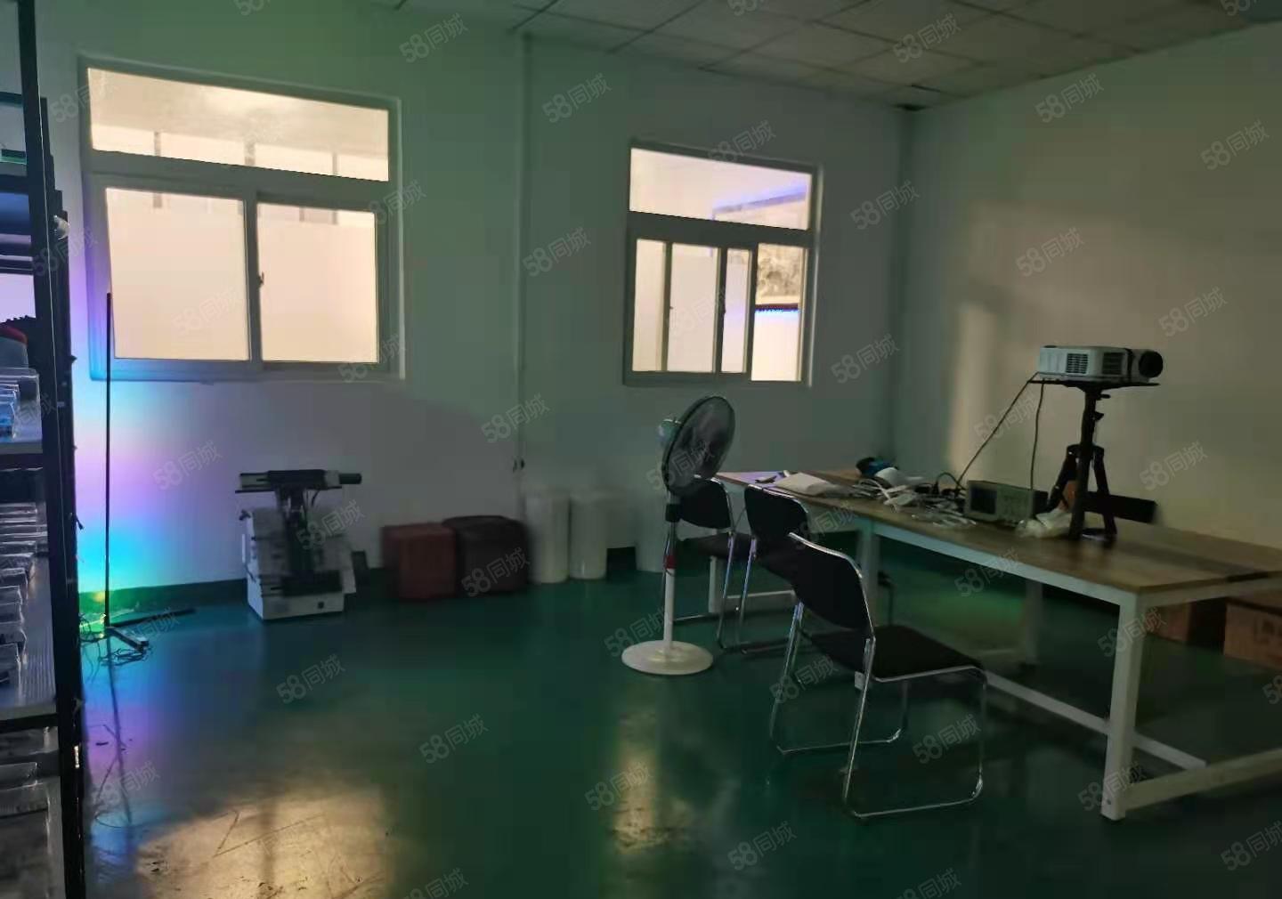 公明精装厂房出租，1100平，3吨货梯（原房东厂房合期限长）