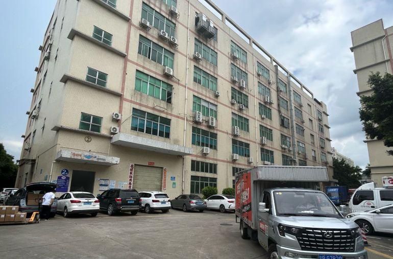 光明李松蓢原房东三楼1800平厂房整层出租