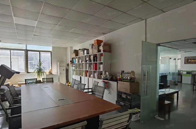 公明李松朗原房东厂房出租（2楼整层1200平精装修）无转让费