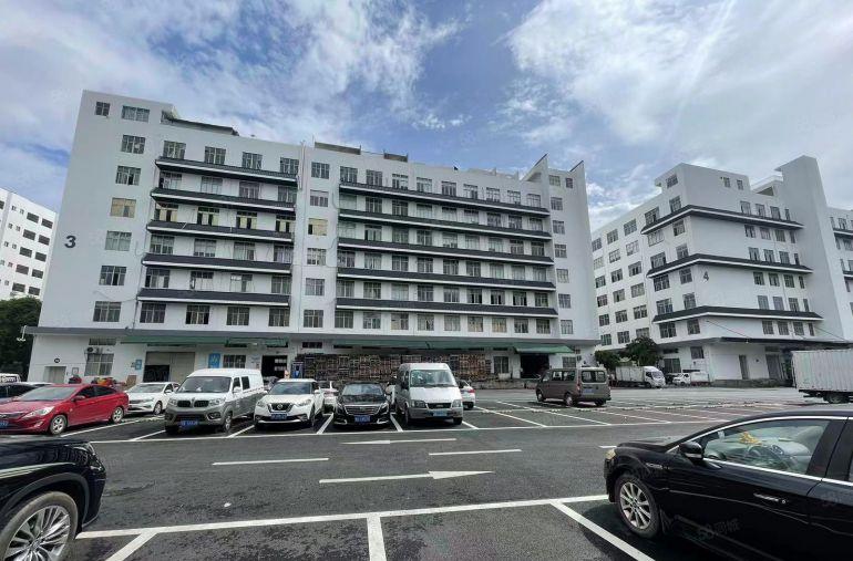 租金16！光明地铁口附近1000平楼上精装园区厂房出租