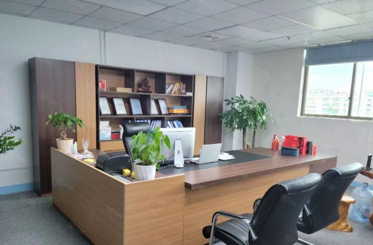 公明楼村原显示屏厂出租800平带无尘车间，3吨货梯，好招工