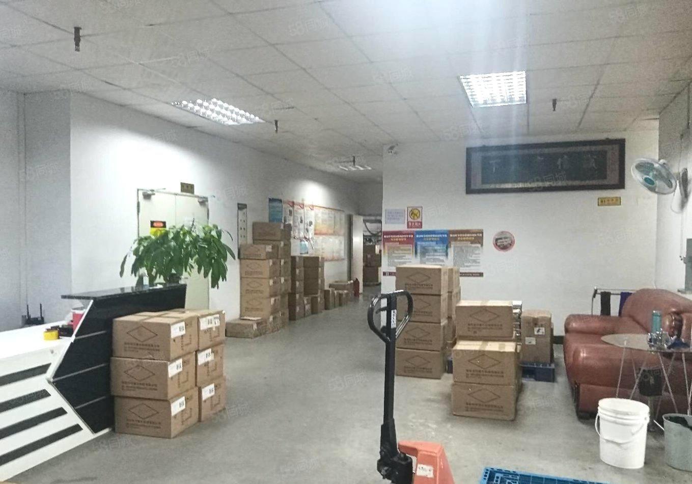 公明马山头靠电子城原房东楼上1500平方米红本精装修厂房出租