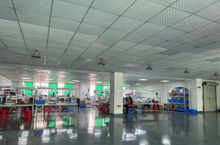 光明高新园全新厂房1500平精装修办公生产组装仓库，厂房出租