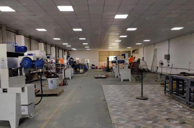 公明玉律钢构出租（650平高度7.5米带隔热层和精装办公室）