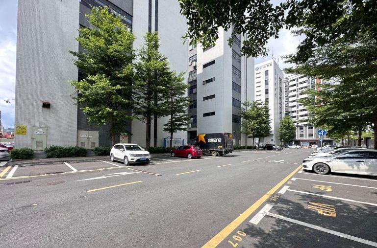 光明凤凰城一楼厂房2000平厂房出租可分租300平起仓库出租