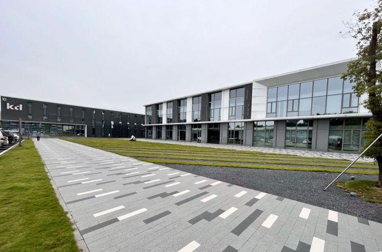 光明地铁口3000平独门独院精装修办公研发电商仓库厂房出租