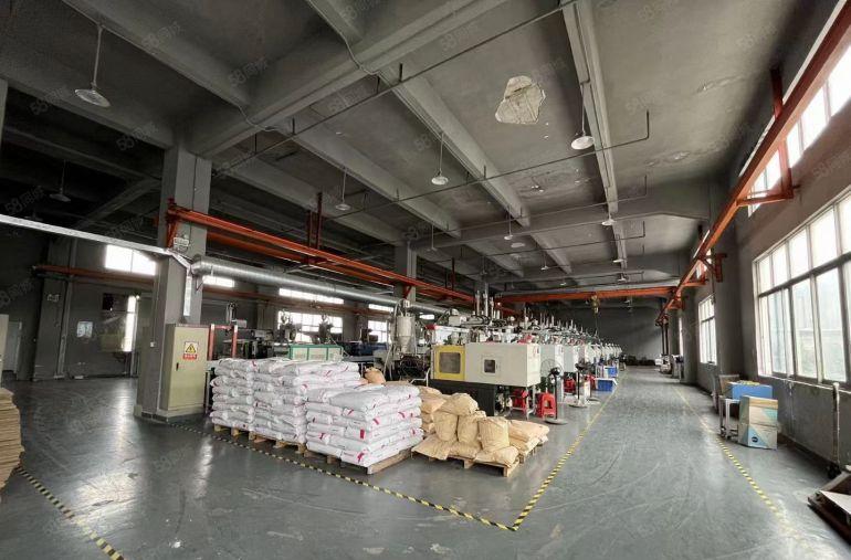 光明公明合水口原注塑厂出租2238，高5.3米适合生产，仓库