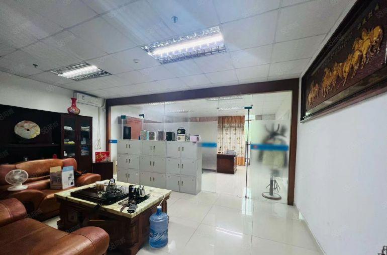 光明高新区华强创意产业园3楼整层3500平房红本厂房直租