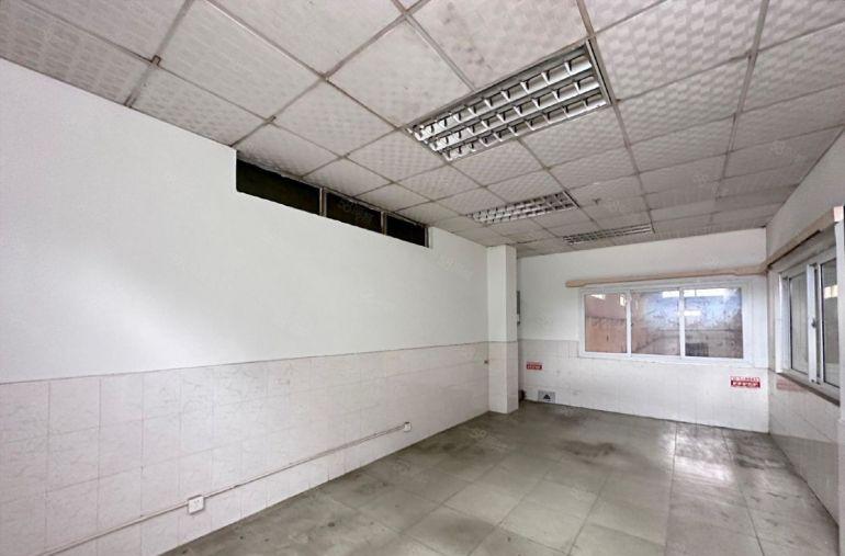 公明原房东独院厂房钢构2800平，滴水8米，现成阁楼办公室