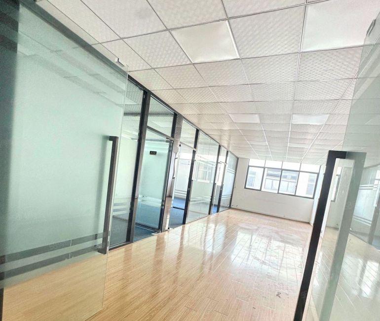 光明原房东楼上1580平米精装修厂房出租