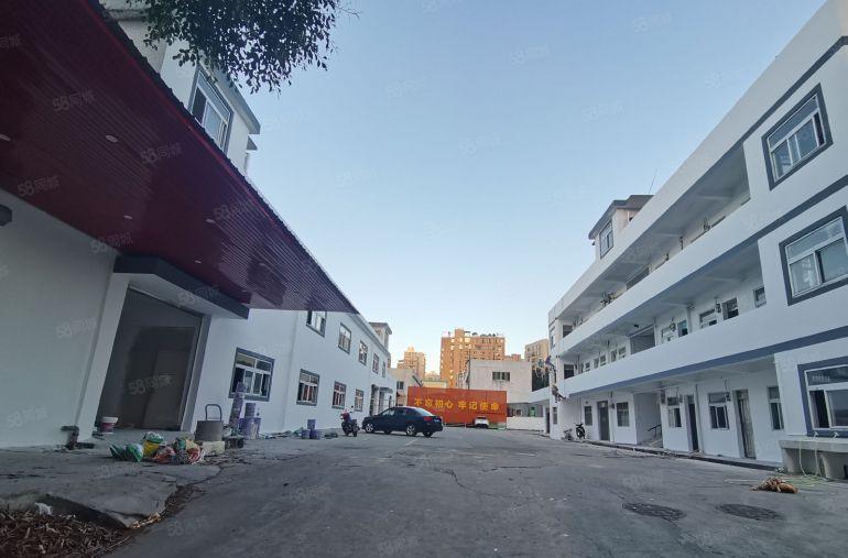 光明独院厂房出租，公明独门独院厂房全新翻新带大院子厂房出租