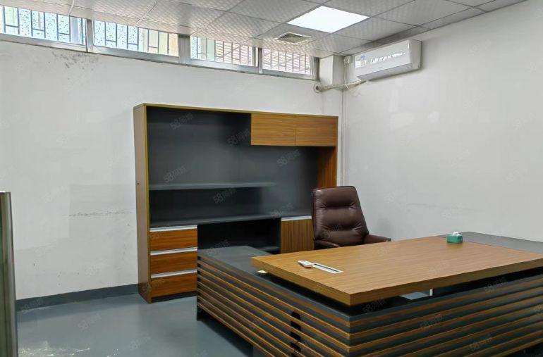 （中介勿扰）本人现有公明玉律精装厂房出租1200平无转让费