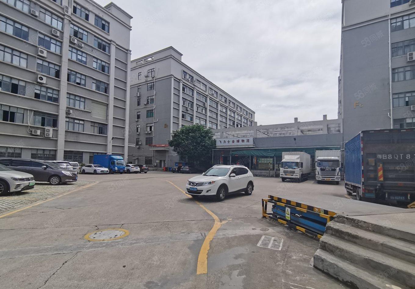 公明新出原房东一楼1788平精装修水电齐全随时入住可分租