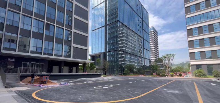 出租地铁口花园式红本国有园区楼上450平，免租6个月起