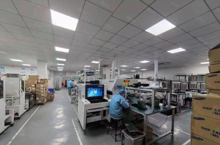 公明东坑标准厂房一楼980平（精装无转让费，车间干净明亮）